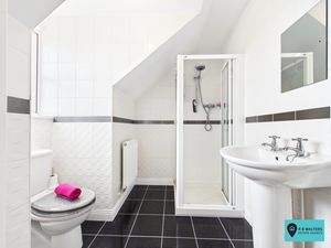 Ensuite- click for photo gallery